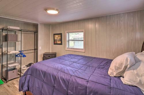 Cute And Cozy Greers Ferry Lake Abode With Deck!