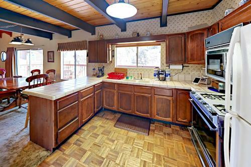 Blue Jay Chalet