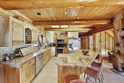 Bow Canyon Oasis