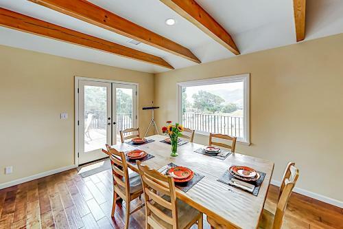 Vineyard Vista Ranch Retreat