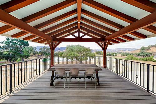 Vineyard Vista Ranch Retreat