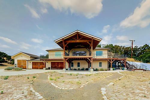 Vineyard Vista Ranch Retreat