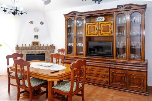 Chalet Con Piscina Privada, Jard�n Y Barbacoa
