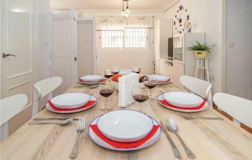 Stunning Apartment In C�rdoba W/ 2 Bedrooms