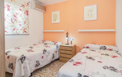 Stunning Apartment In C�rdoba W/ 2 Bedrooms