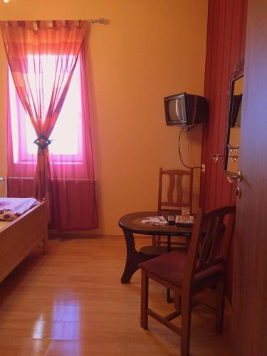 Hostal Op-art Etterem Es Panzio
