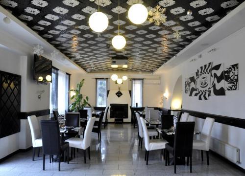 Hostal Op-art Etterem Es Panzio