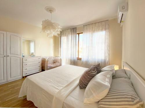 Lovely Apartment With Balcony In Pomorie Old Town