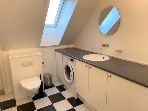 Cozy Apartment In Elegant �sterbro