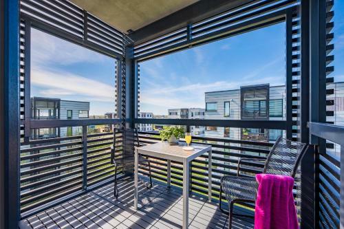 Haraka Apartment With Sunset Balcony