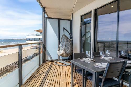 Apartamento Dream Stay - Superior Beach Front Apt With Balcony, Sauna And Parking