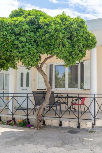 House 1 Minute Away From The Beach