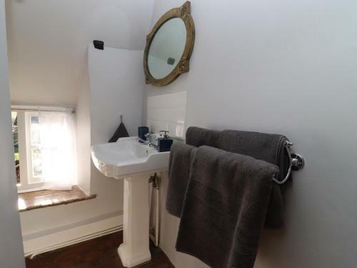 Stone's Throw Cottage