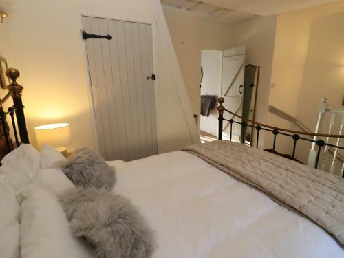 Stone's Throw Cottage