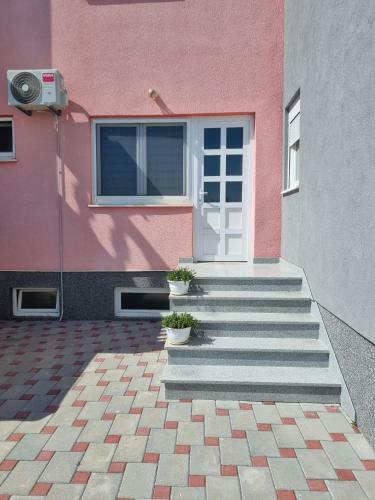 Studio Apartman Toni