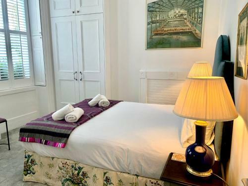 Grosvenor Place Apartment