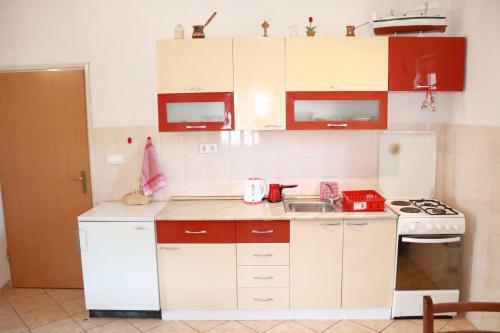 Olive Apartments 2
