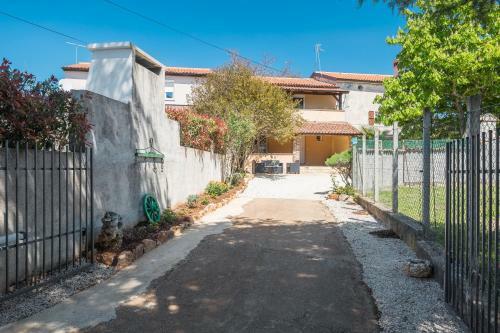 Casa Viktoria With Private Garden And Bbq