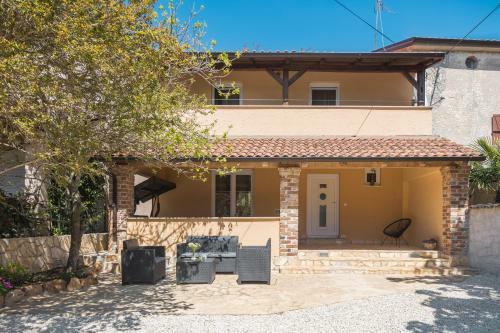 Casa Viktoria With Private Garden And Bbq