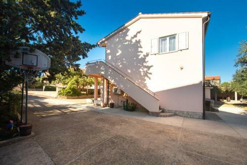 Modern And Cosy 1-bed Apartment In Krk Croatia