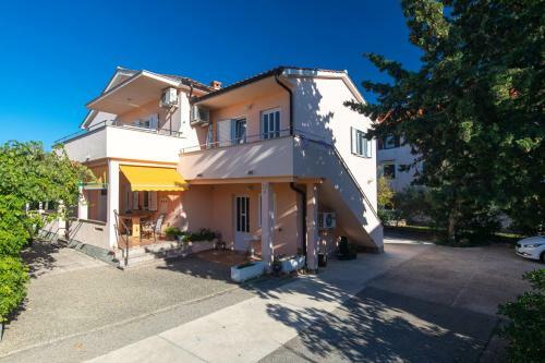 Modern And Cosy 1-bed Apartment In Krk Croatia