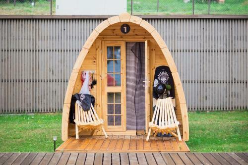 Lodge Lake View Camping Pod