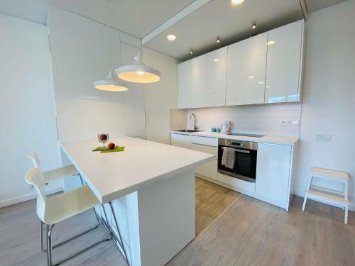 Apartamento New Build Studia With Free Parking