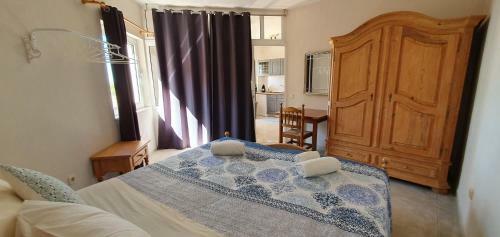 Hostal Villa Cabanas Beach