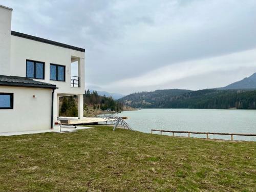 Casa Eden - Apartamente Langa Lac