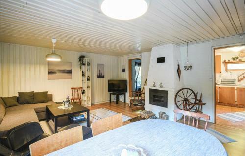 Stunning Home In Dalskog W/ Wifi And 2 Bedrooms