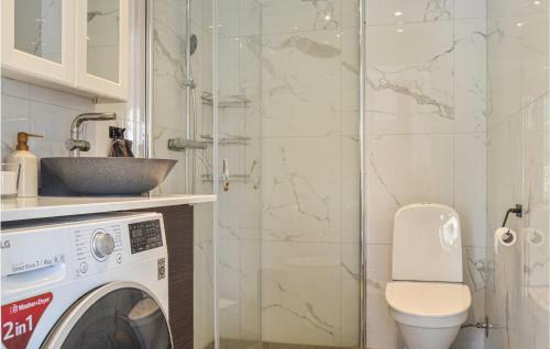 Stunning Home In V�rmd� With Wifi And 2 Bedrooms