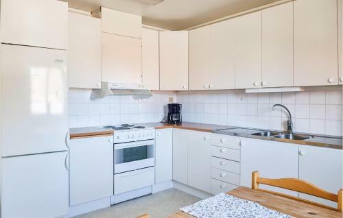 Nice Apartment In Finner�dja With 1 Bedrooms