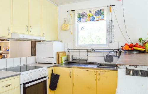 Awesome Home In Gnesta With Wifi And 5 Bedrooms