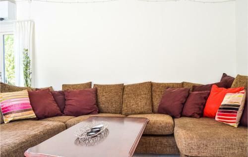 Awesome Home In Gnesta With Wifi And 5 Bedrooms