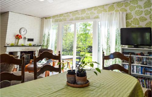 Awesome Home In Gnesta With Wifi And 5 Bedrooms