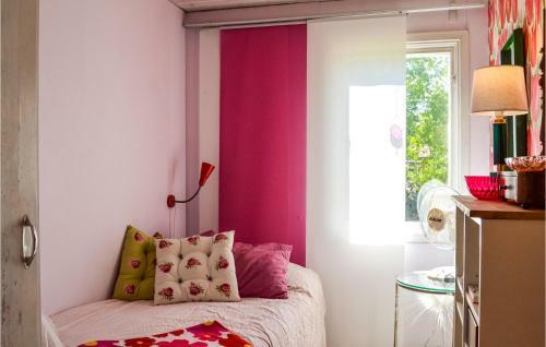 Awesome Home In Gnesta With Wifi And 5 Bedrooms