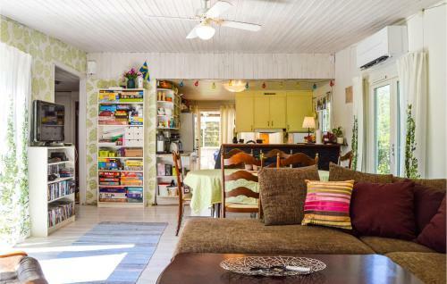 Awesome Home In Gnesta With Wifi And 5 Bedrooms