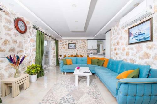 Kalkan'da Kiral?k Muhafazakar Jakuzili Villa