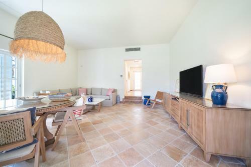 3br Villa In Portville