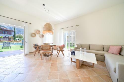 3br Villa In Portville