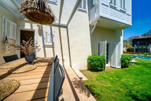 3br Villa In Portville