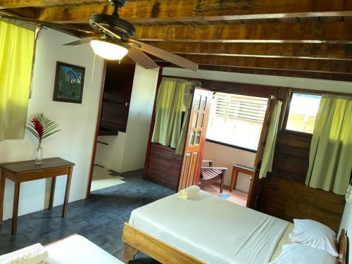 Hotel Perla Negra Beachfront
