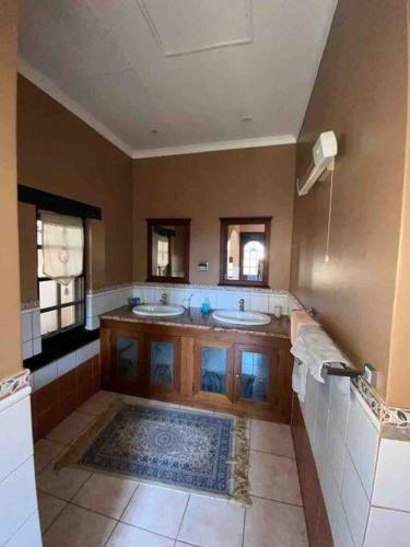 Vintage Serene Villa