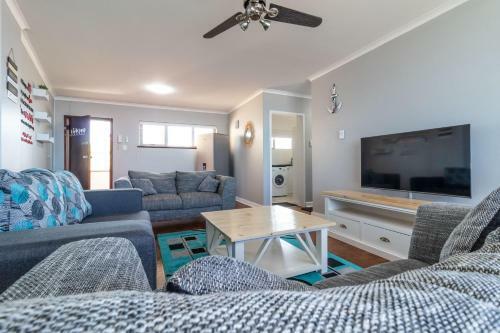 14 Warnerdoone Beachfront Apartment