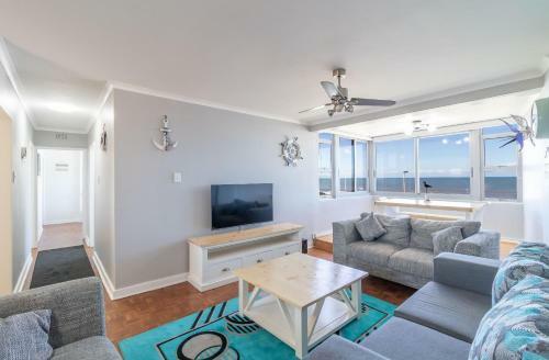 14 Warnerdoone Beachfront Apartment