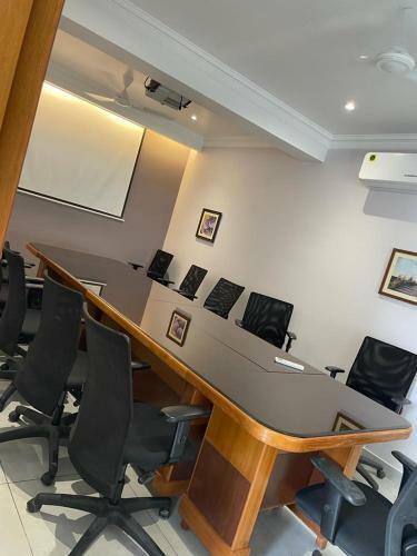 Hotel Tgr Suites
