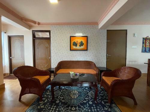 Primrose Apartment