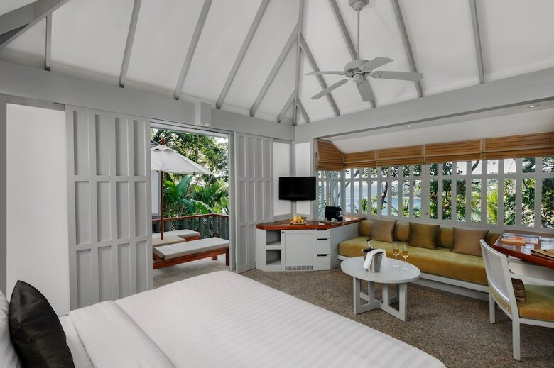 Hotel The Surin Phuket