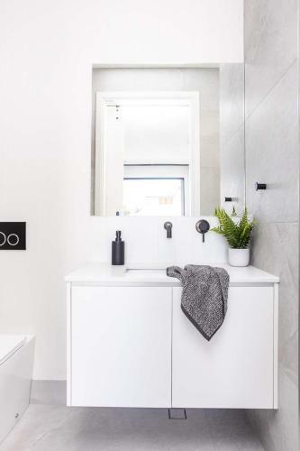 Apartamento Sailfish Studio - Beachside Private Access Granny Flat By Uholiday