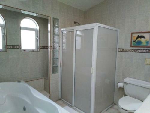 Casa Entera Con 3 Hab C/u Con Ba�o Propio+sof�cama